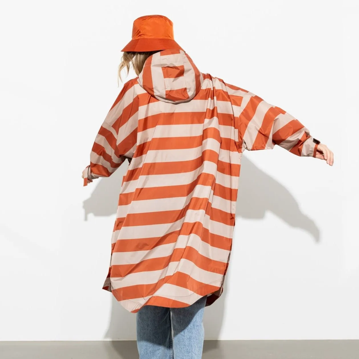 Raincoat bold stripes - cinnamon/latte